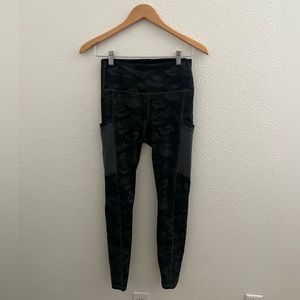 On-The-Go PowerHold Camo fabletics